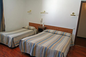 Отель Hotel La Belle Aude  Матмаль